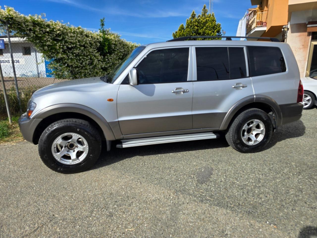 Mitsubishi Pajero 3.2 DID WAGON GLS 7 POSTI