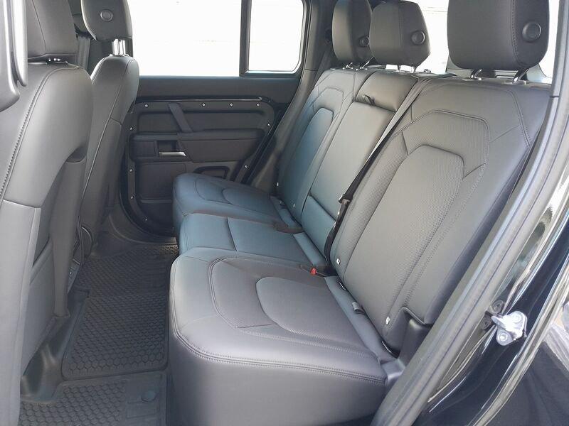 Land Rover Defender D200 AWD Auto 110 X-Dynamic SE IVA ESPOSTA