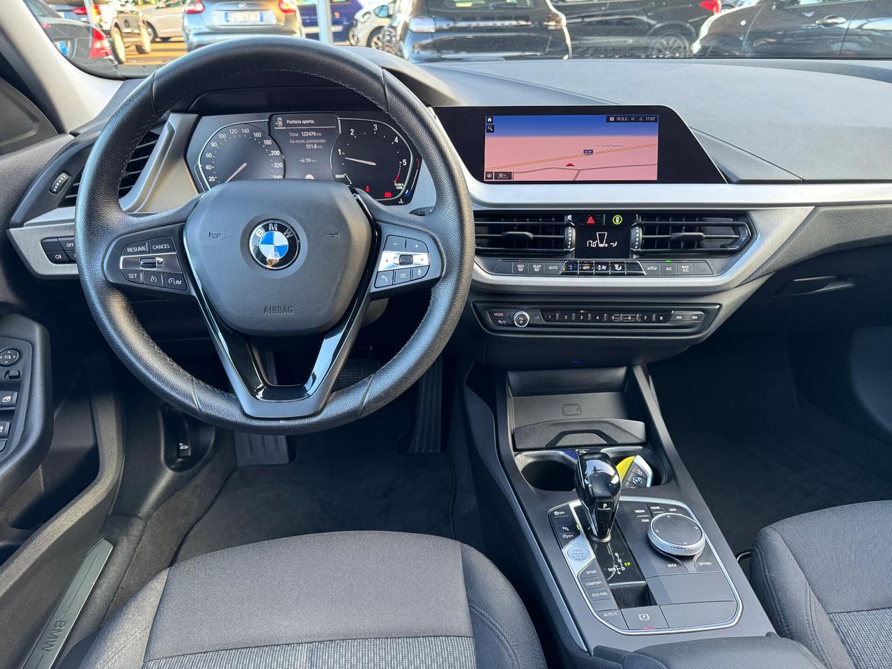 Bmw 118 118d 5p. Business Advantage