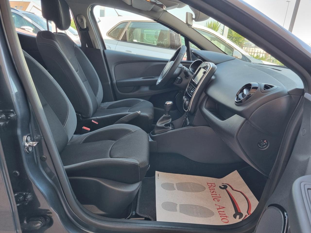Clio IV 1.2 16v Zen 75cv