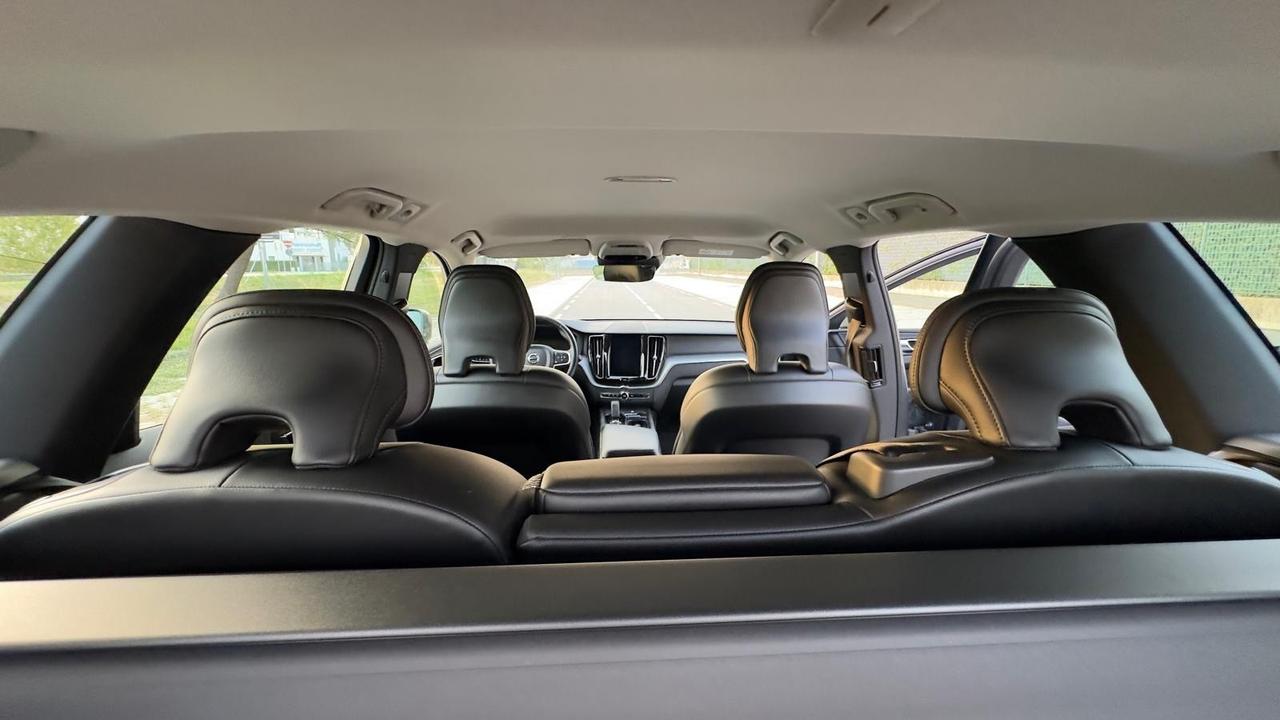 Volvo XC 60 XC60 D5 AWD Geartronic R-design
