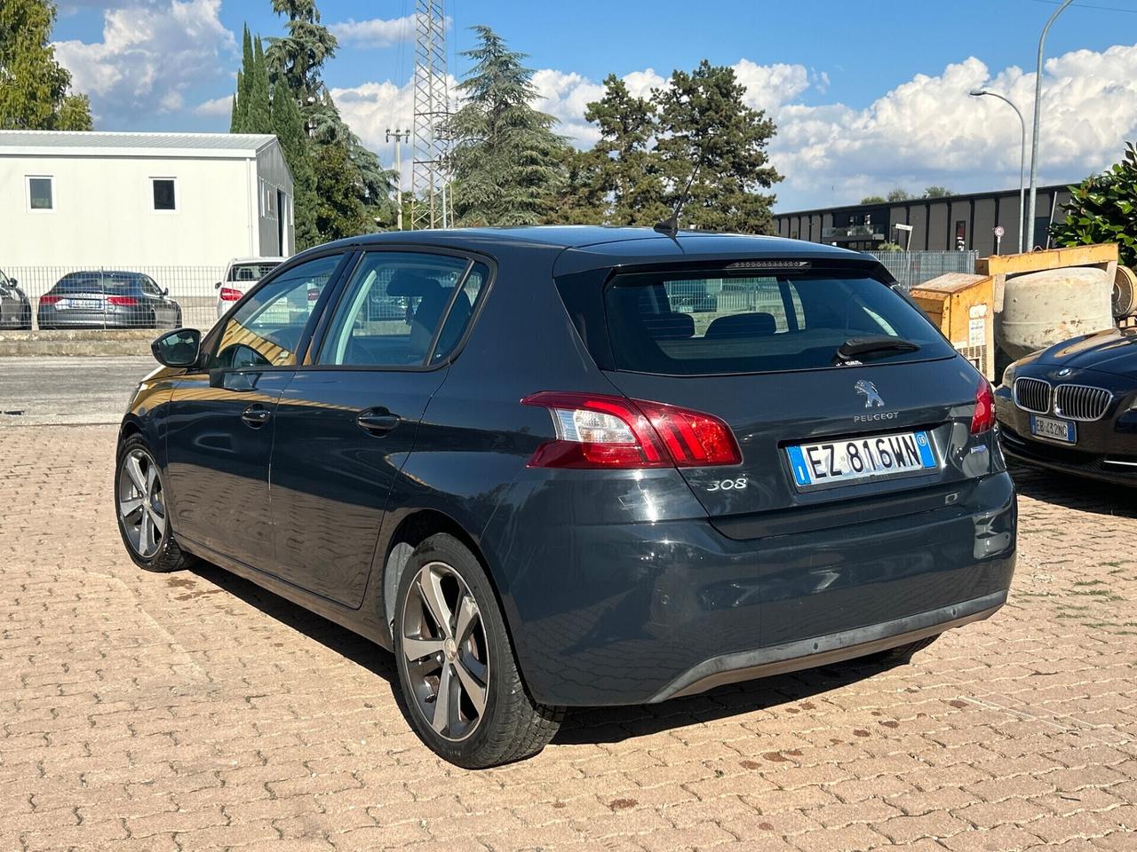 Peugeot 308 BlueHDi 100 S&S Business
