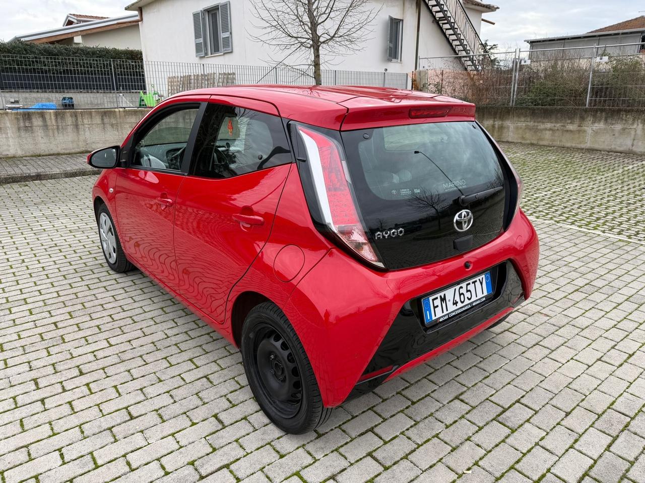 Toyota Aygo 1.0 VVT-i 69CV x-play *NEOPATENTATI*