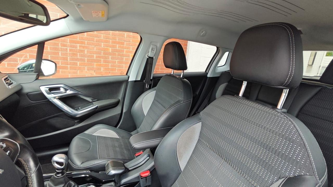 Peugeot 2008 BlueHDi 120 S&S Allure