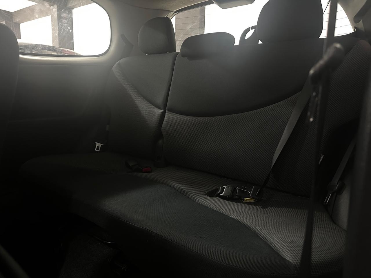 TOYOTA Yaris 1.0i (65) 3.p Sol 2004