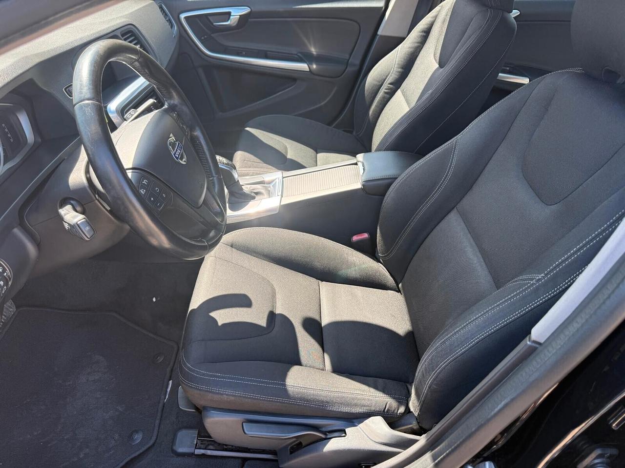 Volvo V60 D2 Geartronic Summum
