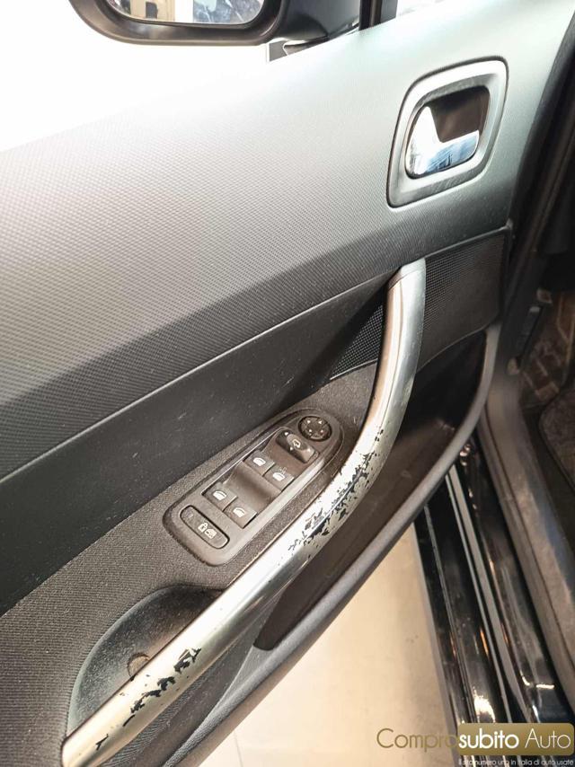 PEUGEOT 308 1.6 HDi 110CV 5p. Féline (6 Marce)