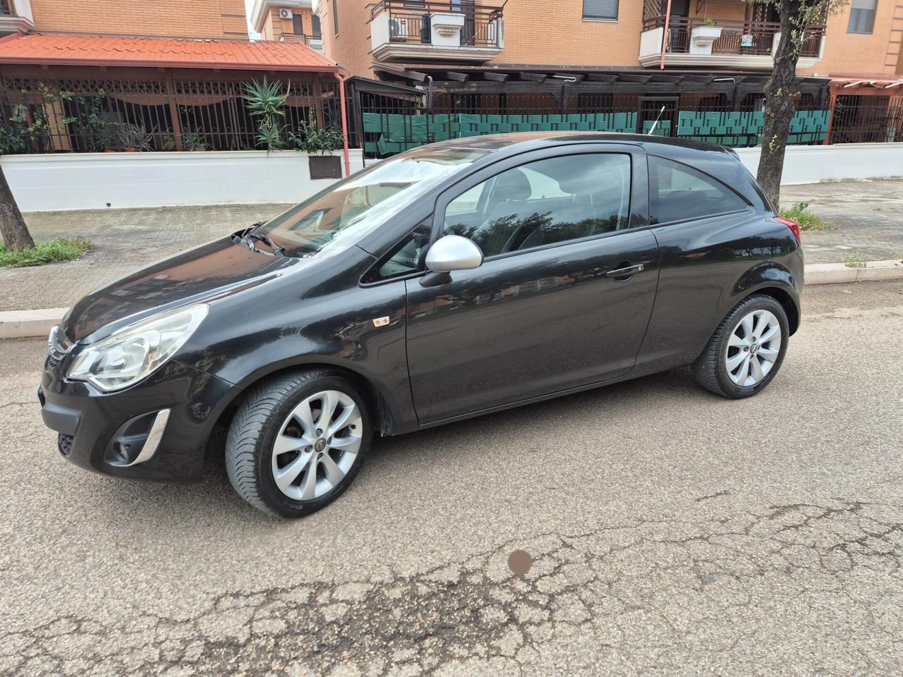 Opel Corsa 1.2 85CV gpl 3 porte anno 2013