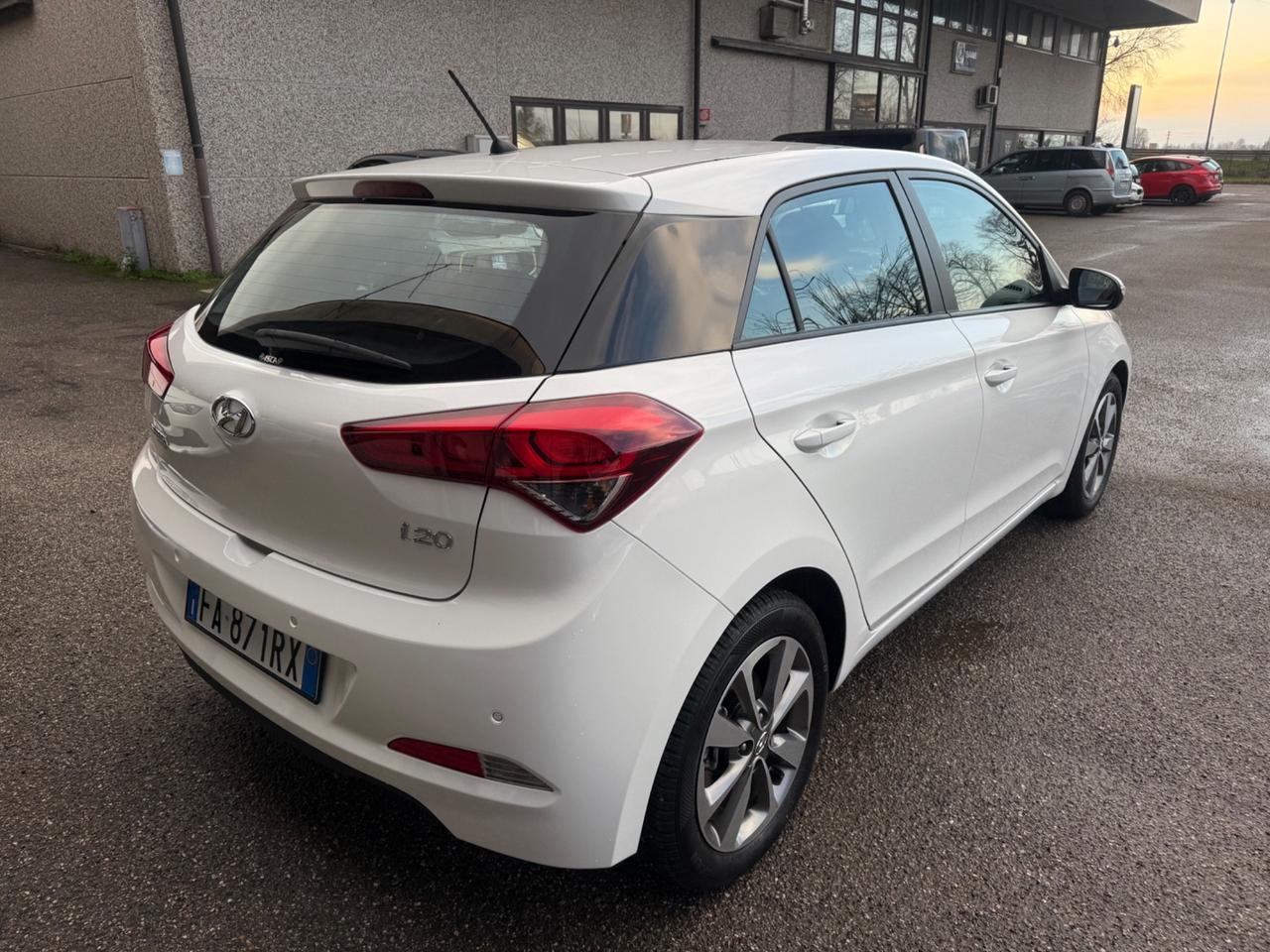 Hyundai i20 1.2 84 CV 5 porte Style Neopatentati ok