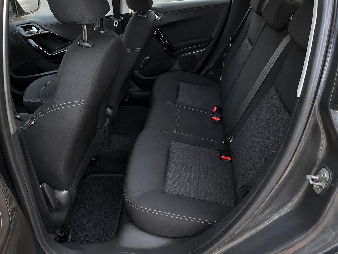 PEUGEOT 208 1.6 HDI In arrivo