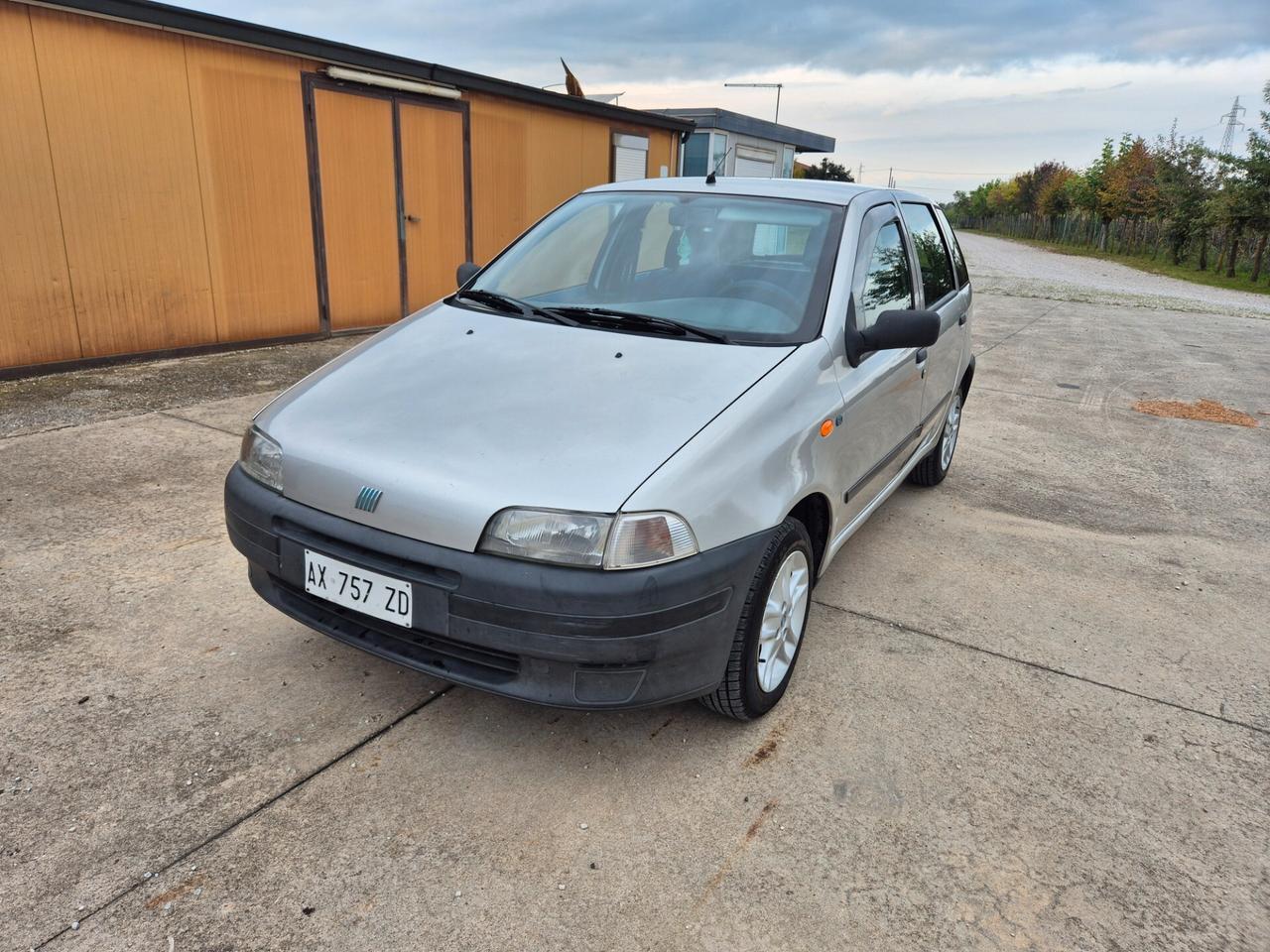 Fiat Punto benzina neopatentati