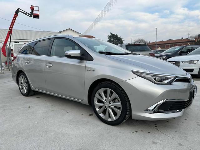 TOYOTA Auris Touring Sports 1.8 Hybrid Lounge