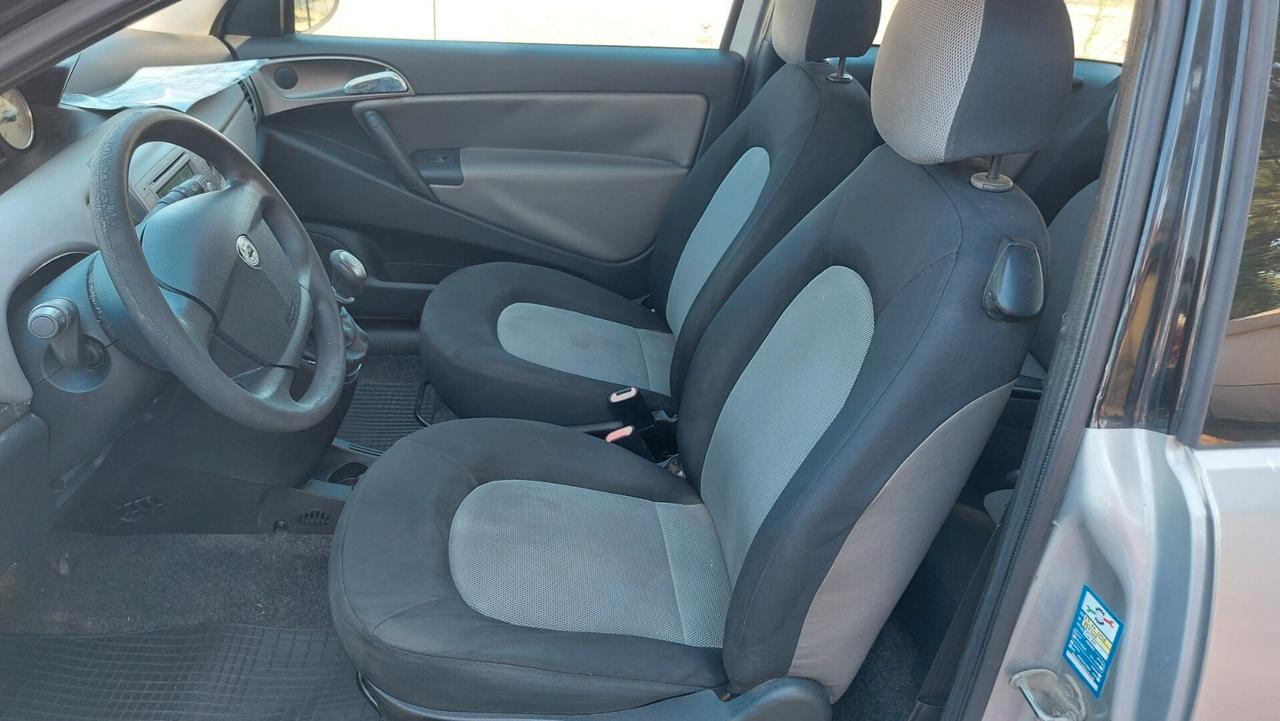 Lancia Ypsilon 1.2 Argento