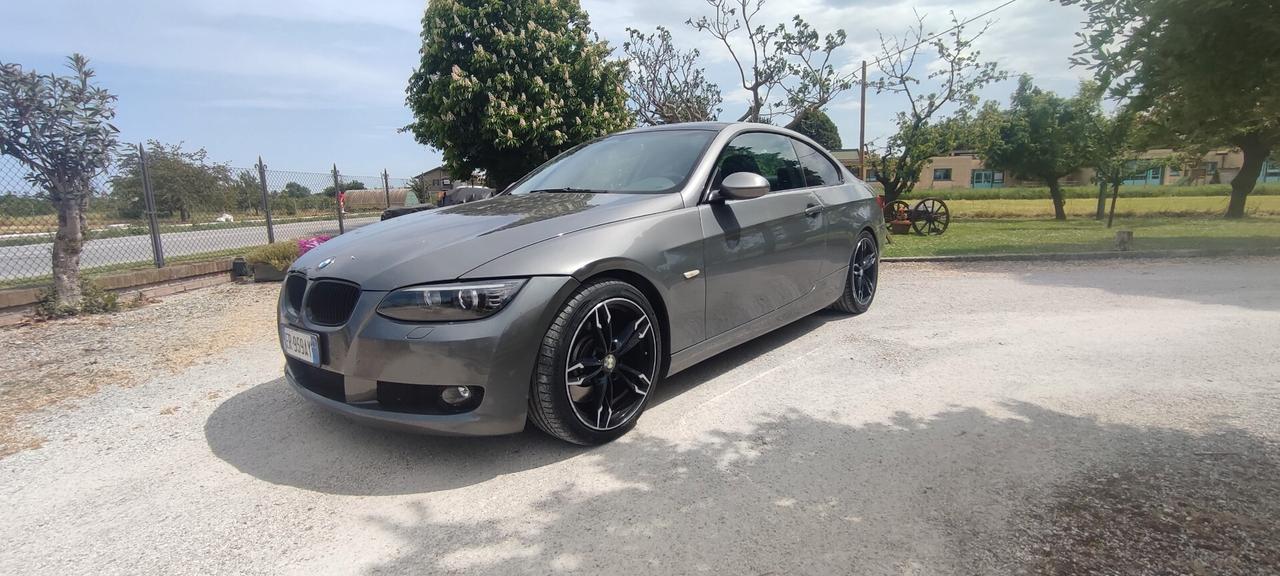 Bmw 330d CAMBIO MANUALE
