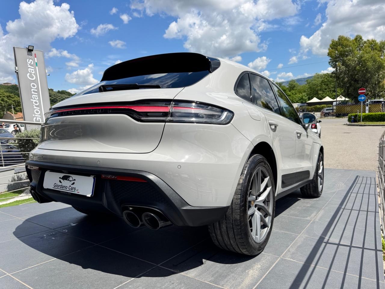 Porsche Macan 2.0 265cv colore gesso tetto uni pro