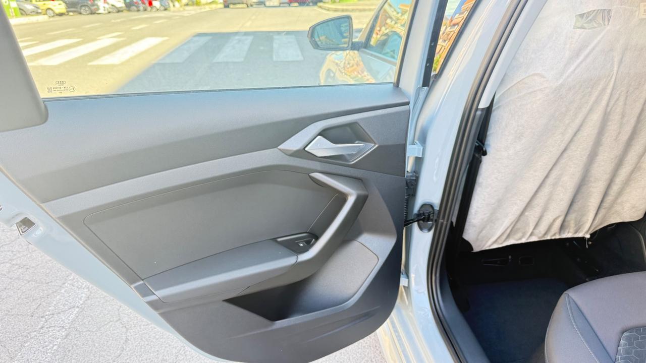 Audi A1 SPB 30 TFSI S tronic line edition LED NAVI KAMERA CERCHI 17 PDC BLUETOOTH NUOVA