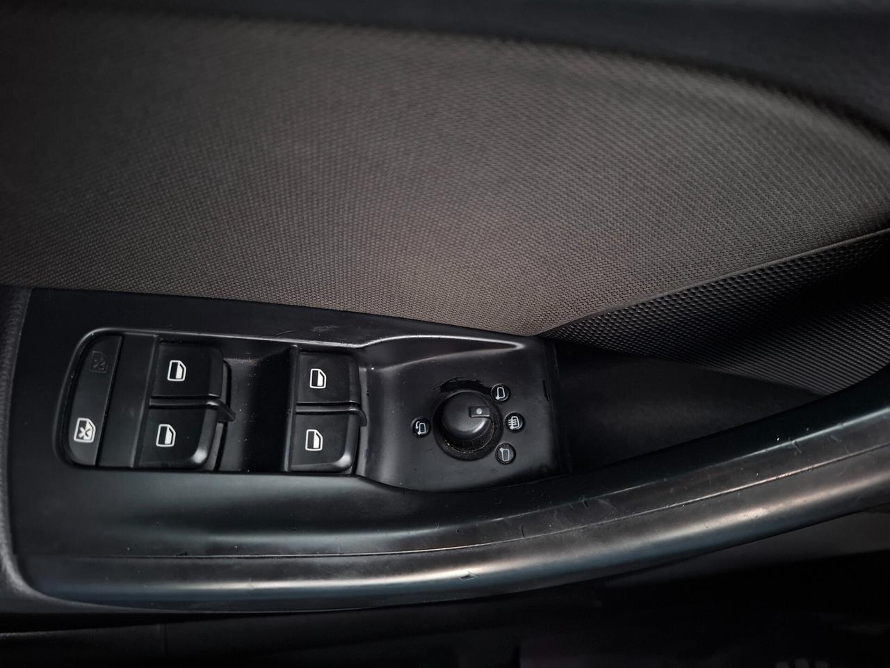 Audi Q3 S-LINE 2.0 TDI 150cv *LED-NAVY*RADAR-