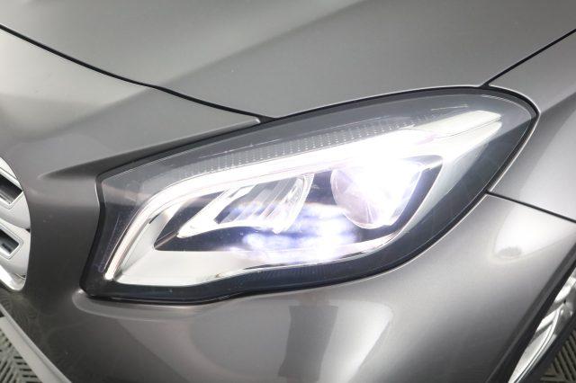 MERCEDES-BENZ CLA sse GLA GLA 200 d Automatic Business