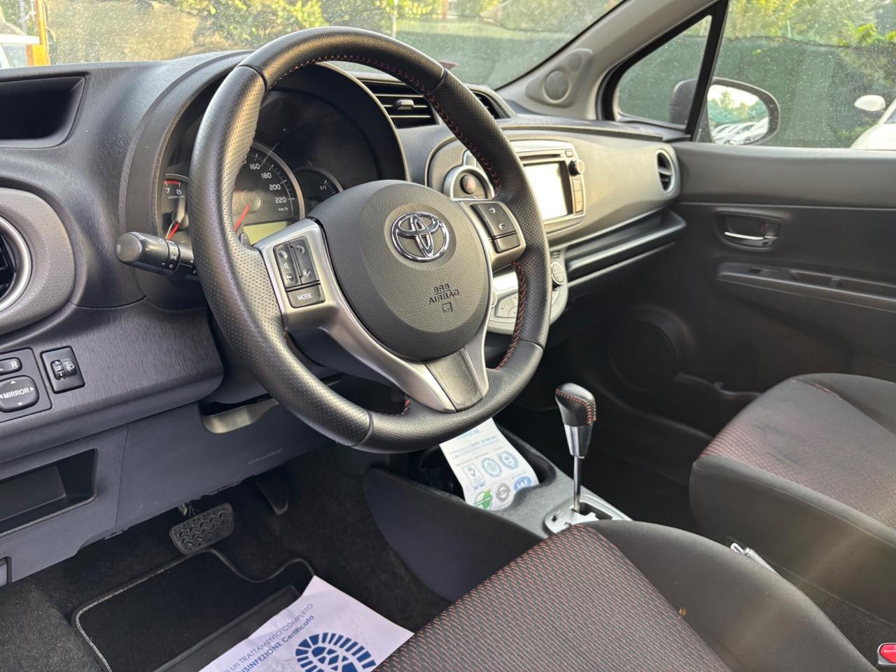 Toyota Yaris 1.3 5 porte Lounge AUTOMATICA