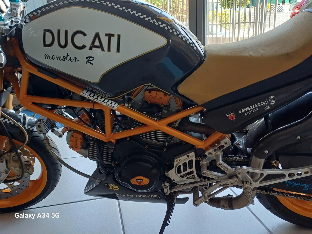 DUCATI MONSTER R 600
