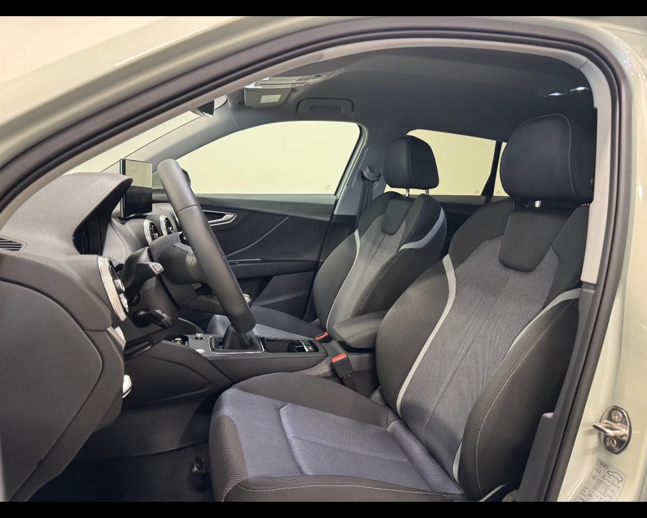 AUDI Q2 30 TFSI BUSINESS ADVANCED