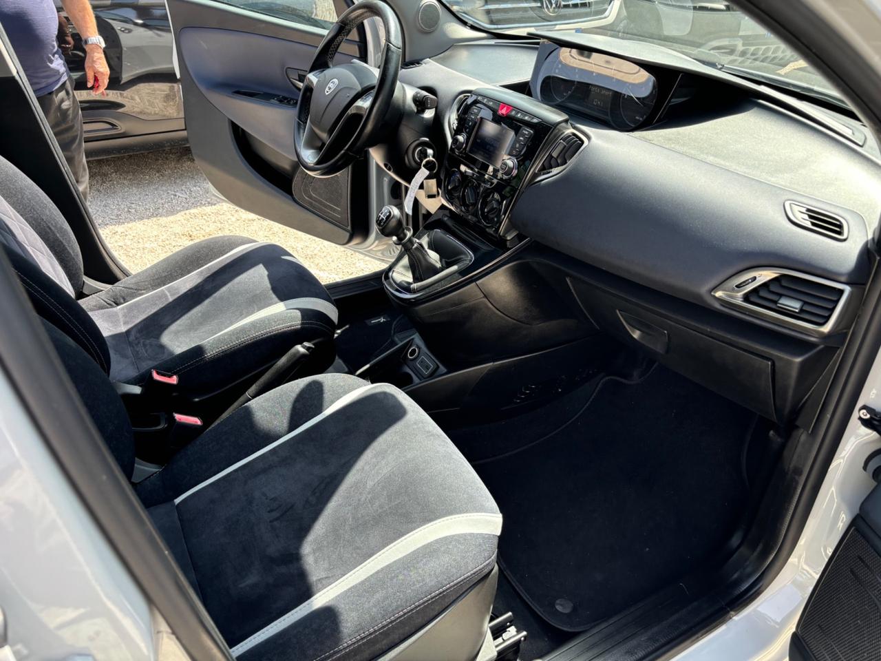LANCIA YPSILON GPL ECOCHIC MYA FULL OPT