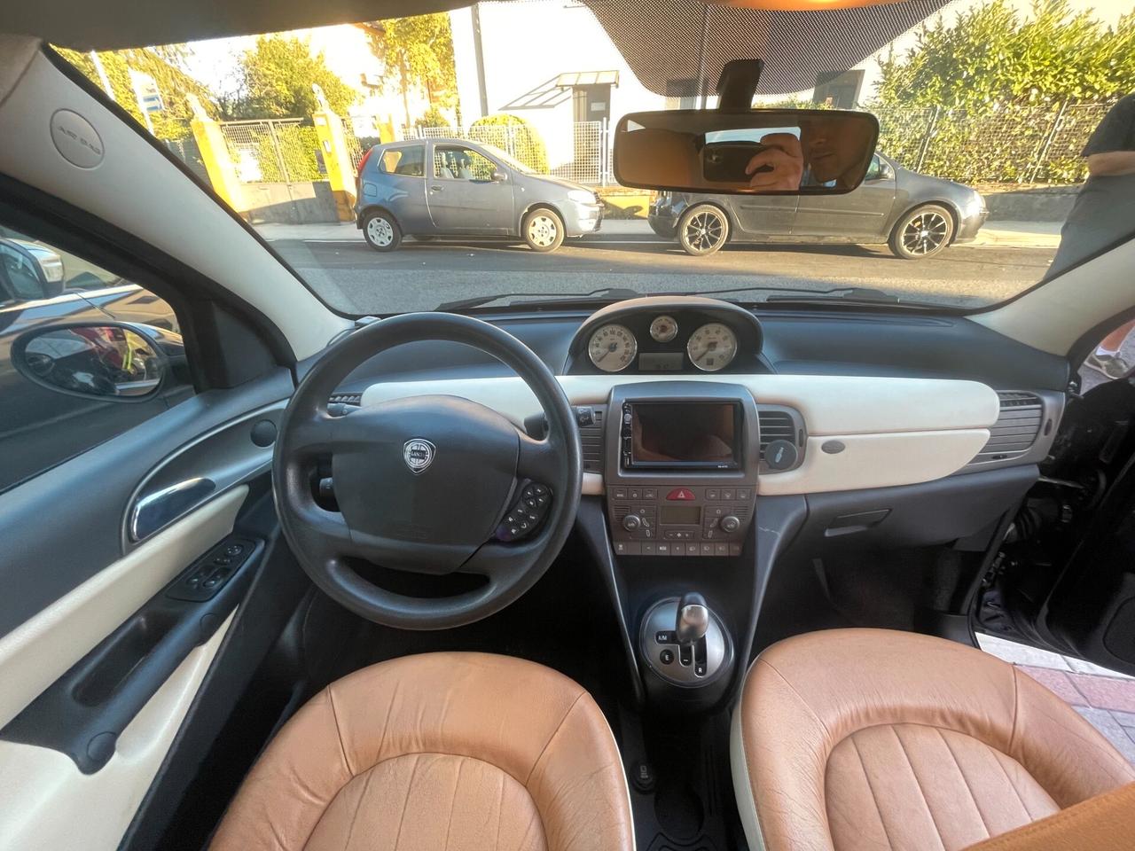 Lancia Ypsilon 1.4 Oro AUTOMATICA