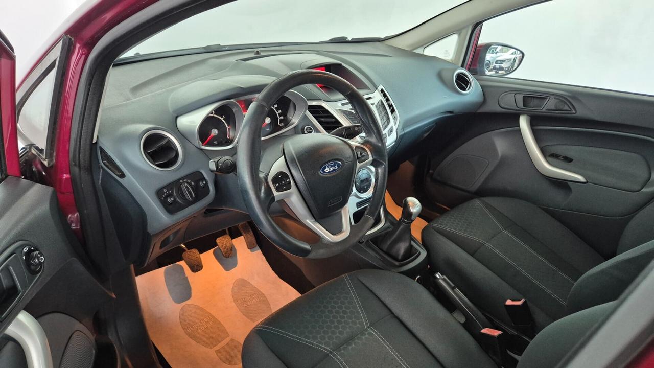 Ford Fiesta 1.4 5 porte Bz.- GPL Titanium Neopatentati