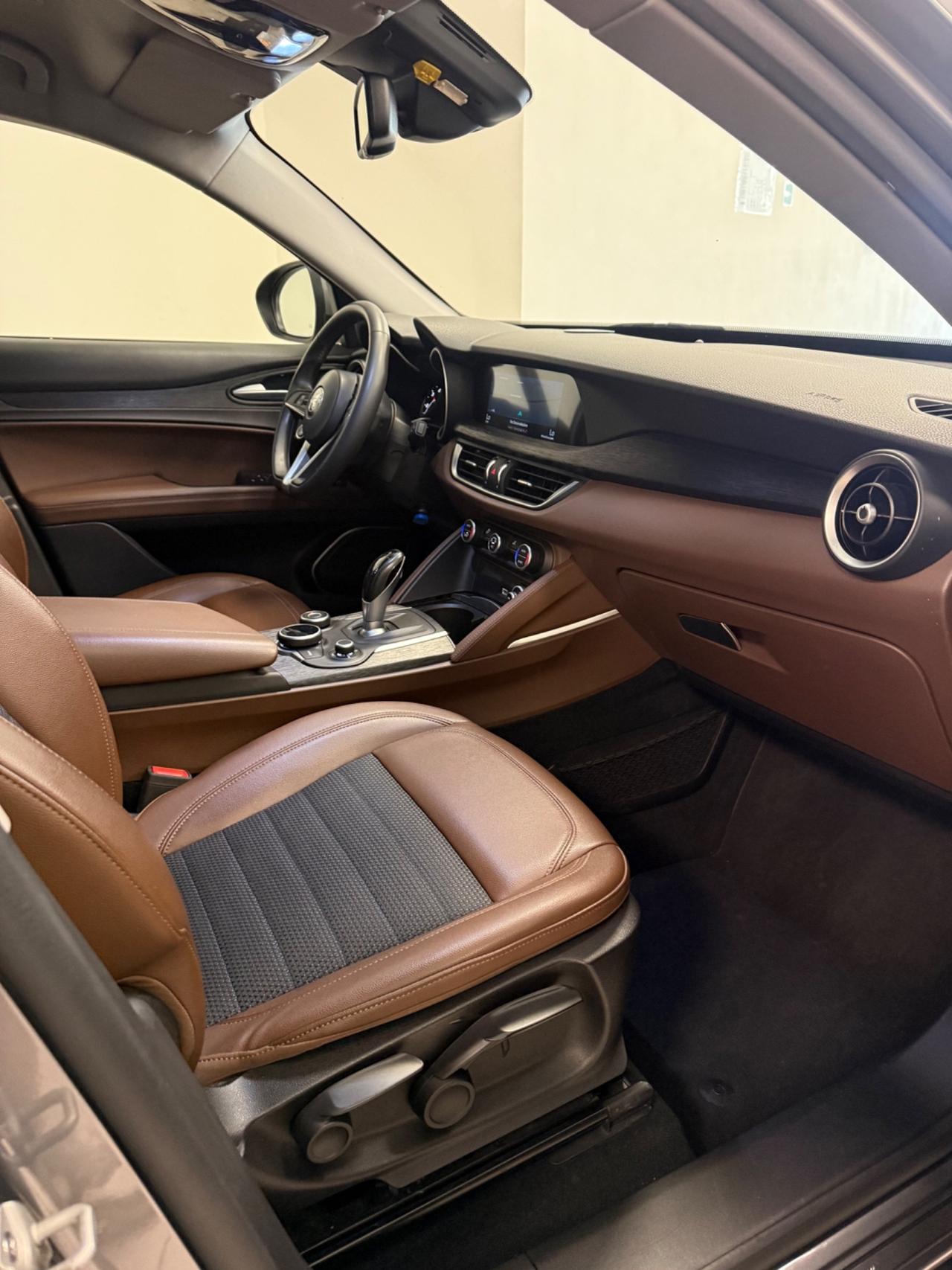 Alfa Romeo Stelvio 2.2 Turbodiesel 190 CV AT8 Q4 B-Tech