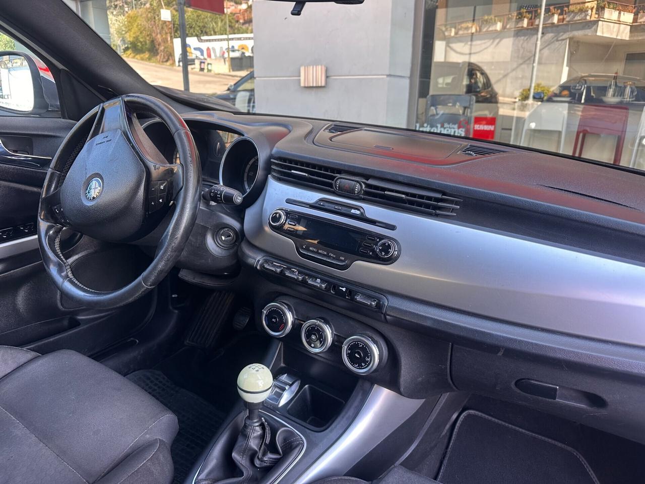 Alfa Romeo Giulietta 1.6 JTDm-2 105 CV Distinctive tetto apribile