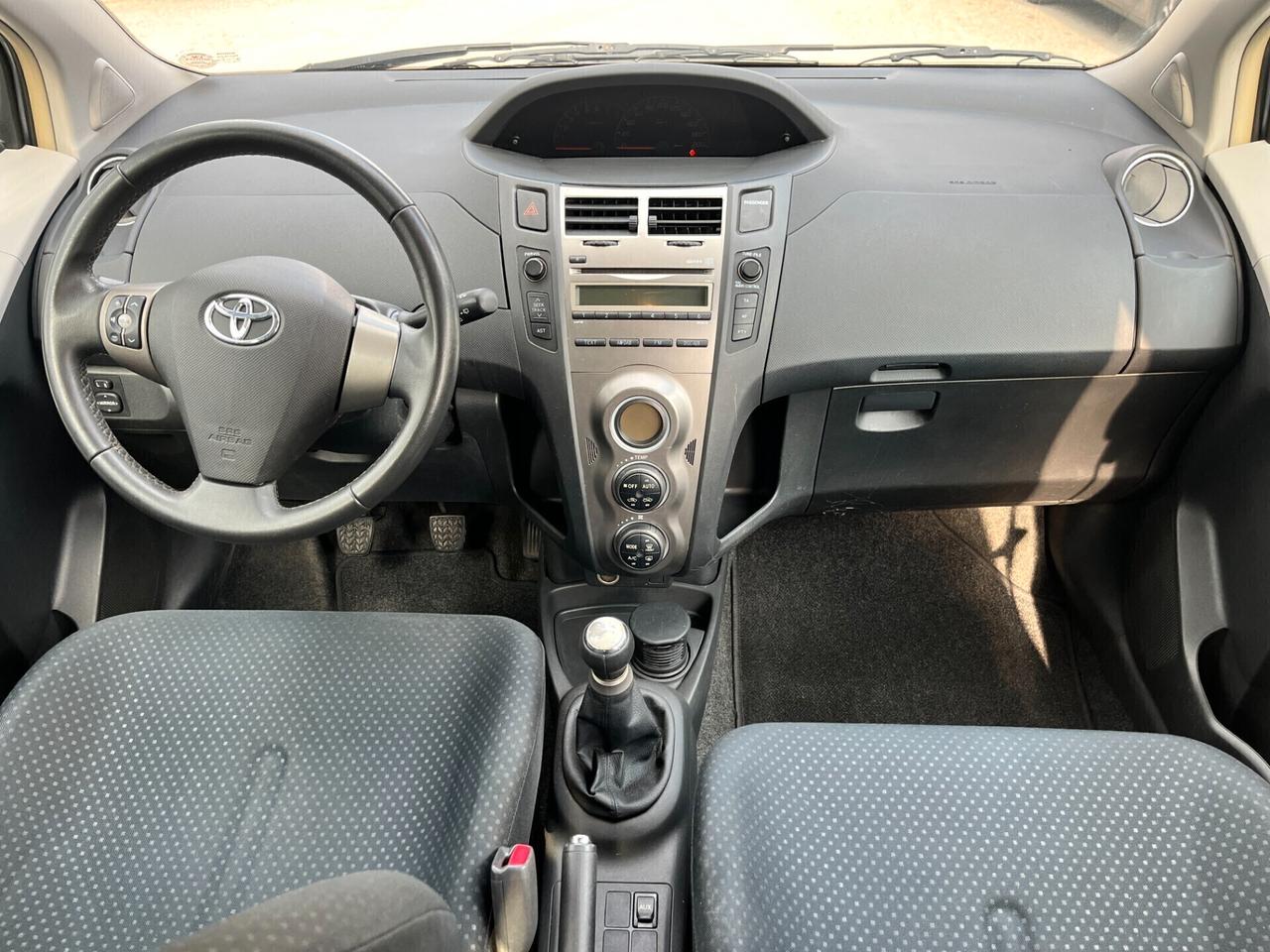 Toyota Yaris 1.0 5 porte Sol