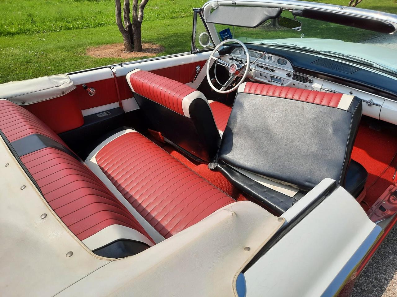 Ford Galaxie Sunliner Convertibile del 1960