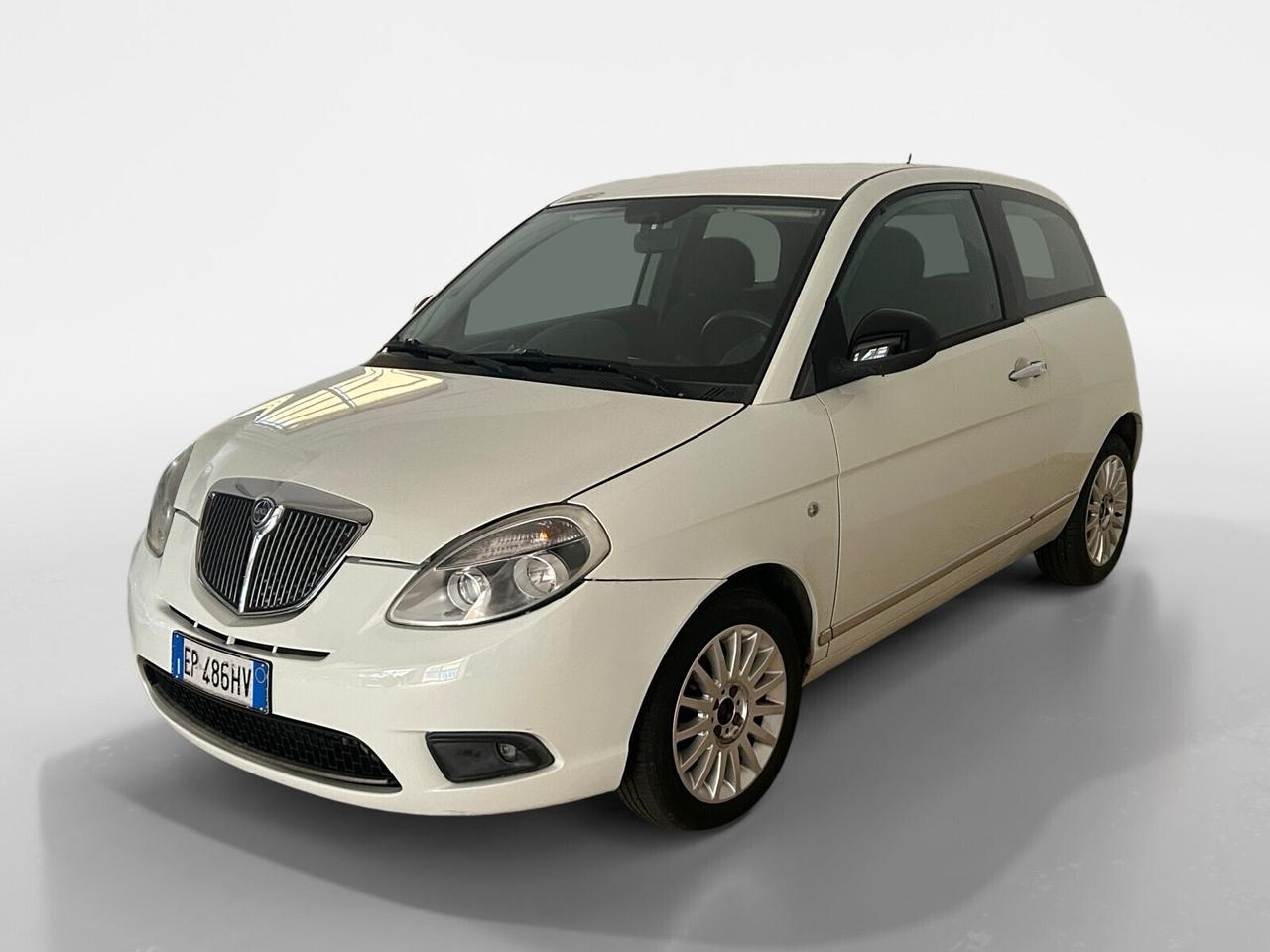 Lancia Ypsilon 1.3 MJT 16V 95 CV 5 porte S&S Silver