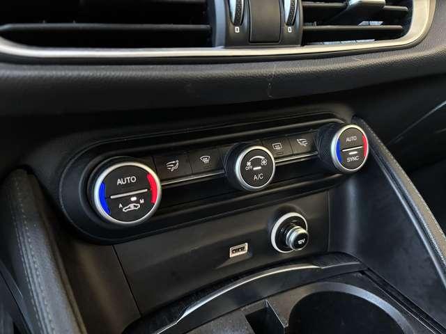 Alfa Romeo Stelvio 2.2 Turbo Diesel 190CV AT8 Q4 Sport-Tech