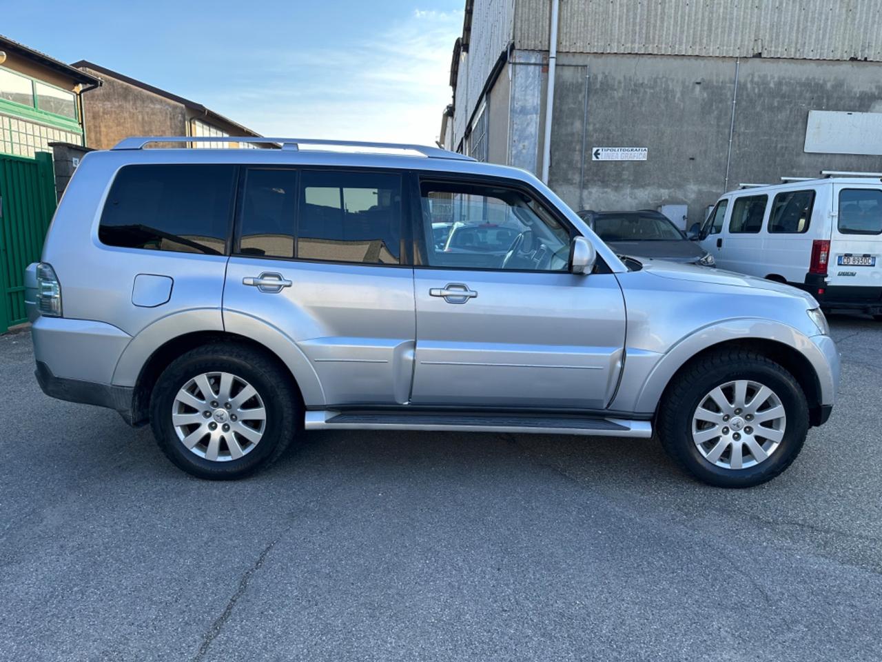 Mitsubishi Pajero 3.2 AUT. 7 POSTI GANCIO TRAINO