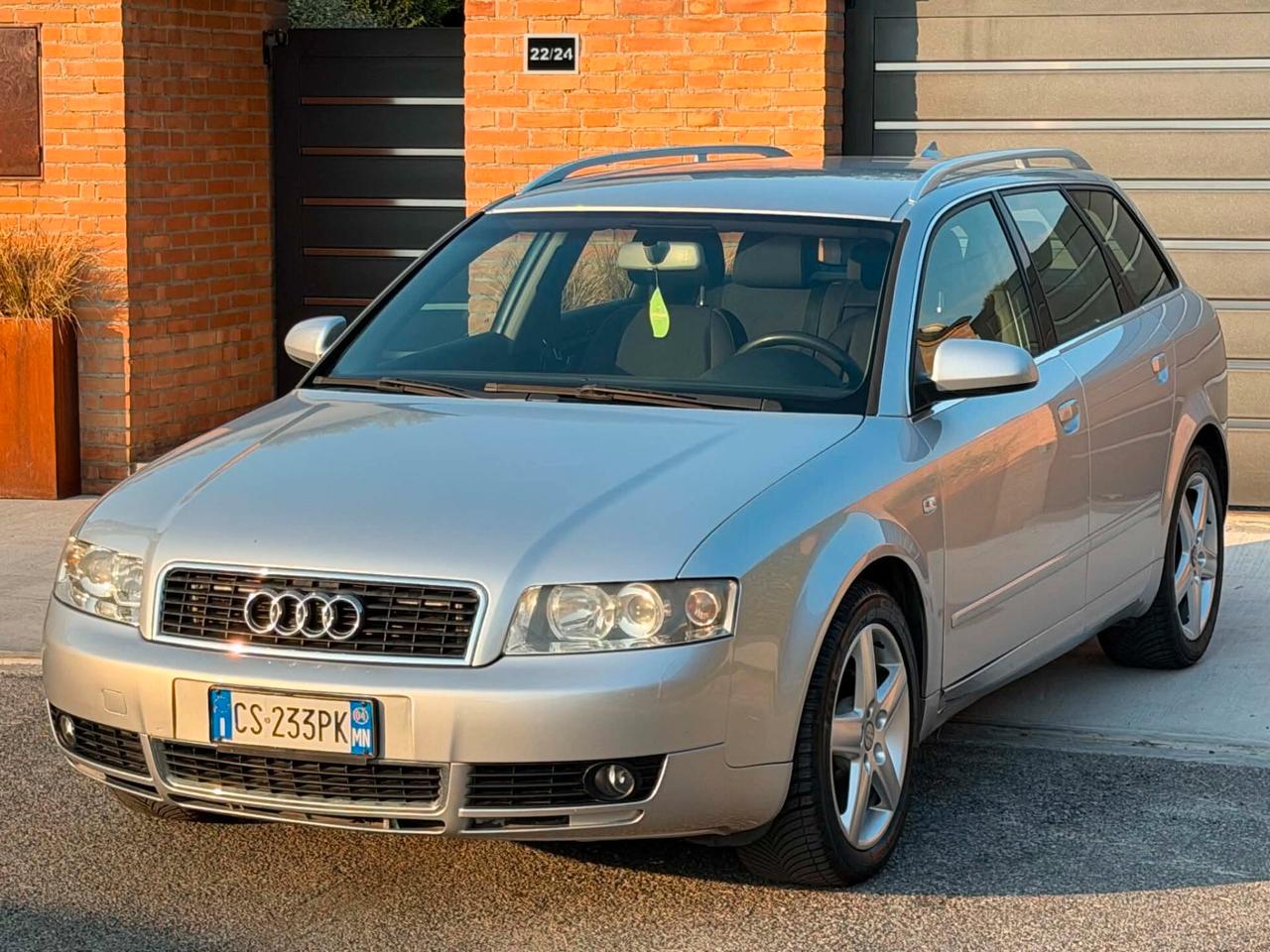 Audi A4 1.9 TDi 130cv-299.000km-U.Prop-2004