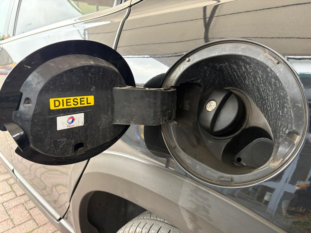 Peugeot 2008 Allure 1.6 Blue HDI 120 DISTRIB #9753