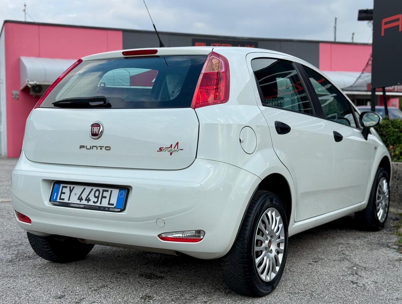 Fiat Punto 1.4 8V 5 porte Natural Power Street