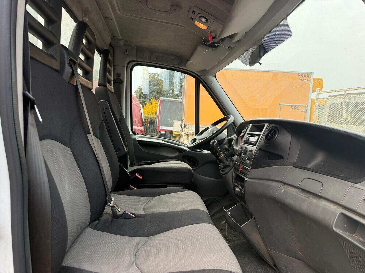 Iveco Daily 35S15/2.3/TEALIO/PATENTE B/2014