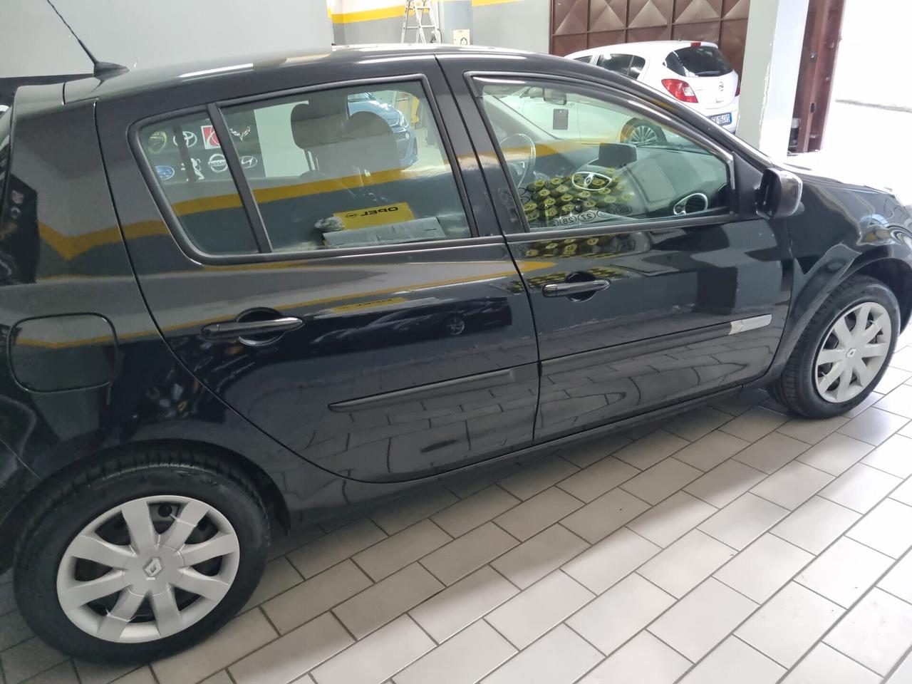 Renault Clio 1.2 16V 5 porte Dynamique