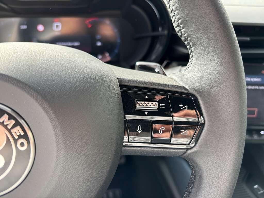 Alfa Romeo Junior 1.2 136 CV Hybrid 2026 KM 0 IVA ESPOSTA Tua a solo 269 Euro al mese