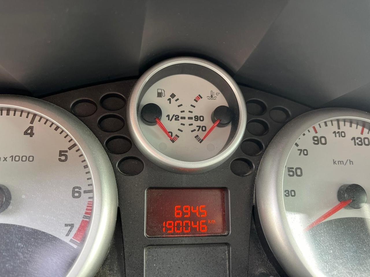 Peugeot 207 1.4 8V 75CV SW Special Edition