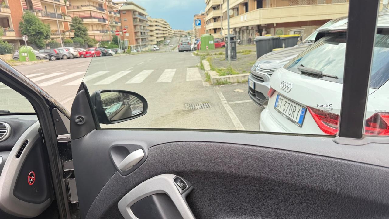 Smart ForTwo 800 40 kW coupé pulse cdiLED NAVI BLUETOOTH CAMBIO AL VOLANTE