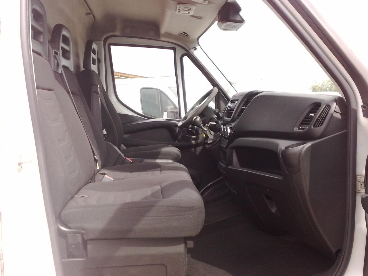 Iveco Daily 35c15 3000cc GRANVOLUME - 2015