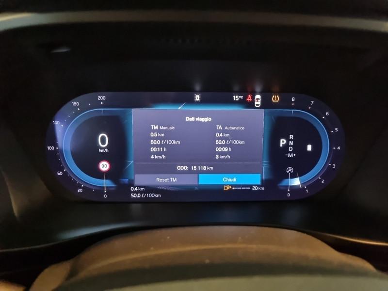VOLVO XC40 B3 automatico Plus Dark