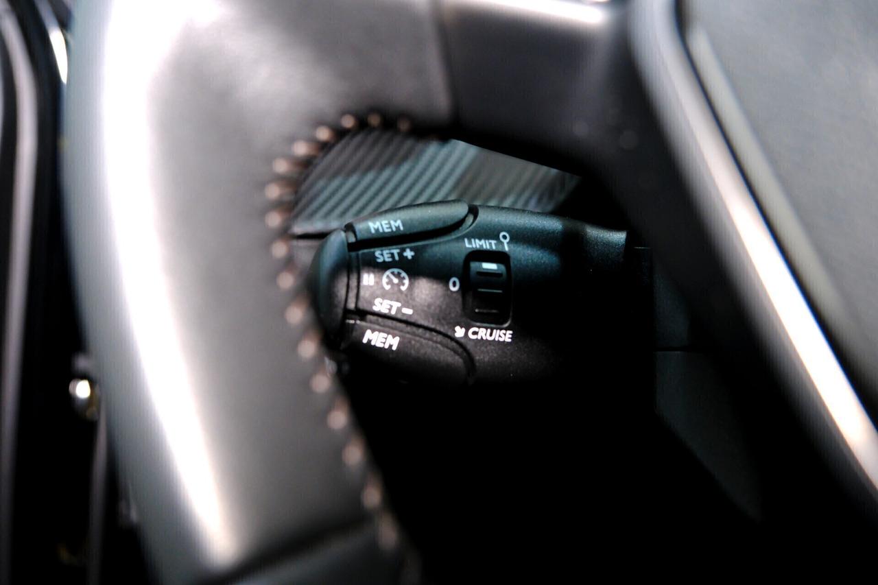Peugeot 2008 1.2T 130cv LED I-COCKPIT
