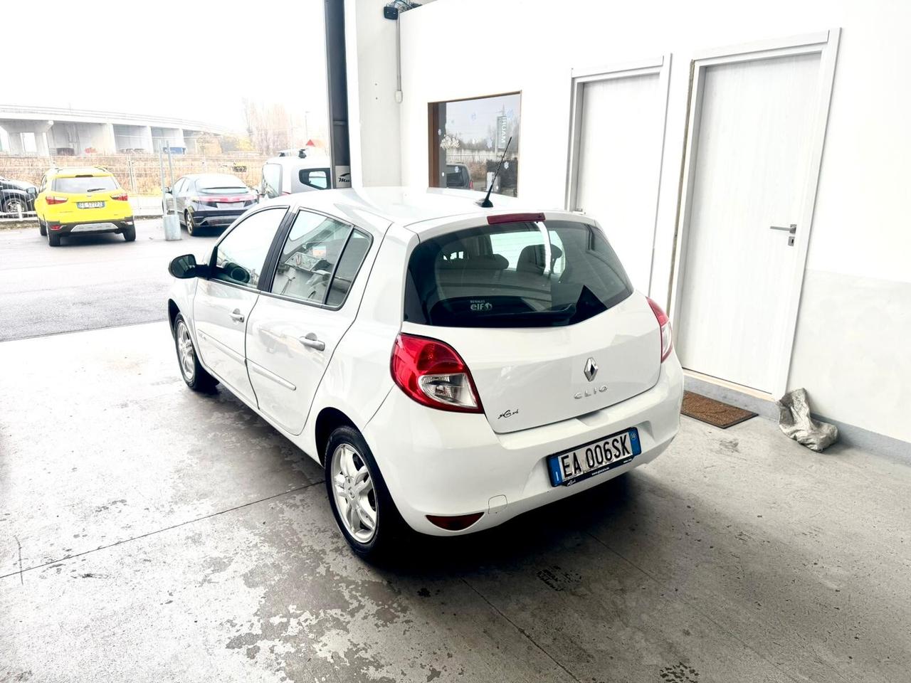 Renault Clio 1.2 16V 5 porte Dynamique Neopatentati