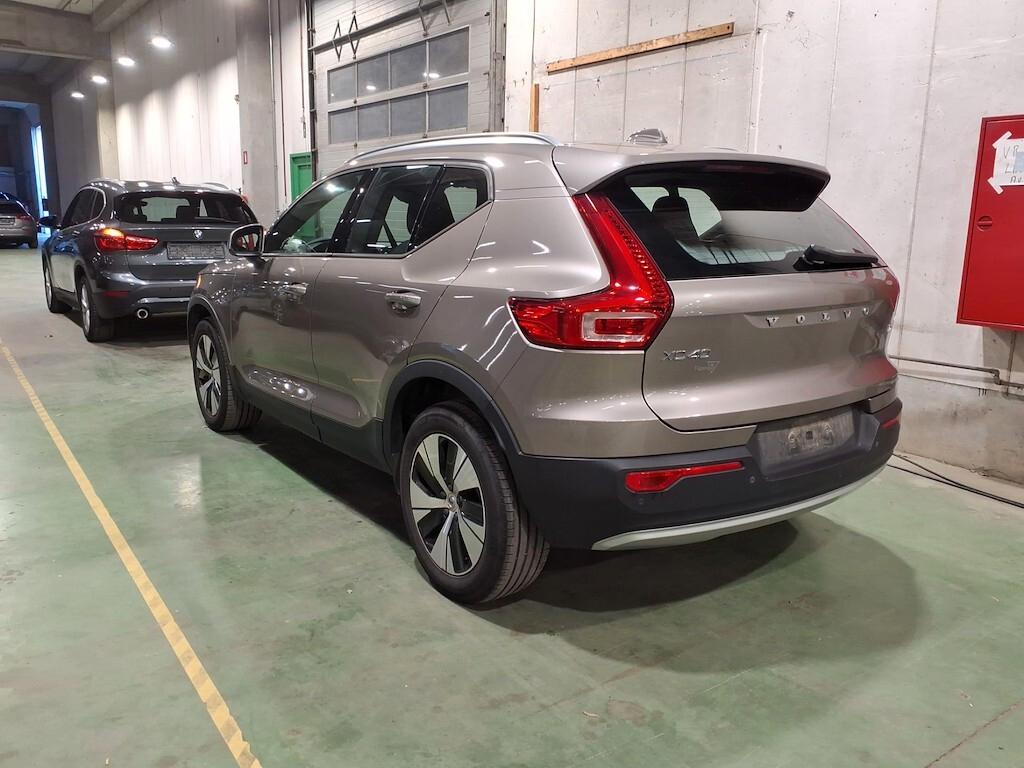 VOLVO XC40 1.5 T2 129CV GEARTRONIC CORE ( FARI LED - COCKPIT - CRUISE - NAVI - PDC - CERCHI 18 )