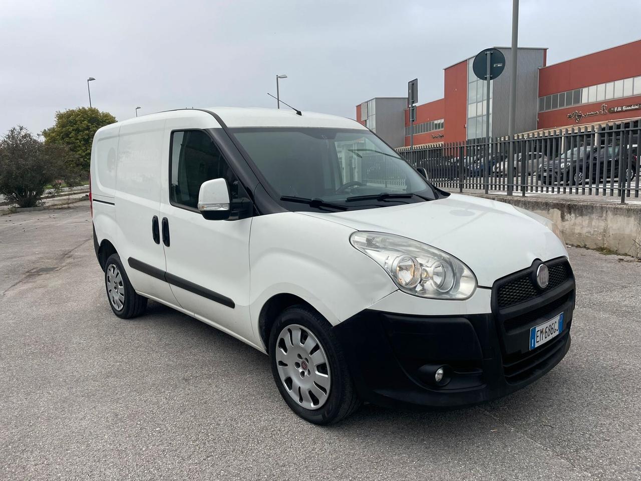 FIAT DOBLO 1.4 METANO 2012
