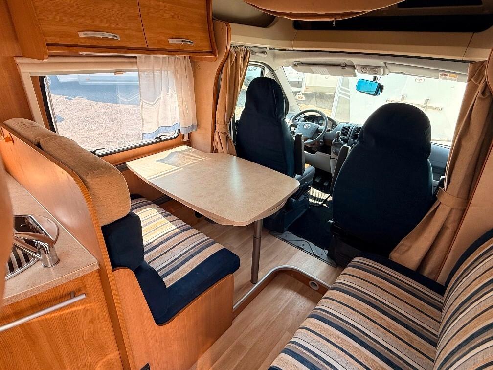 CAMPER CHAUSSON FLASH 06